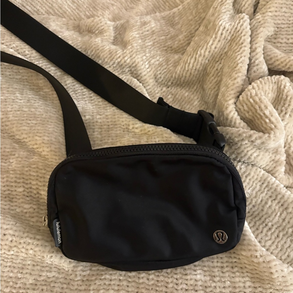 black lulu belt bag